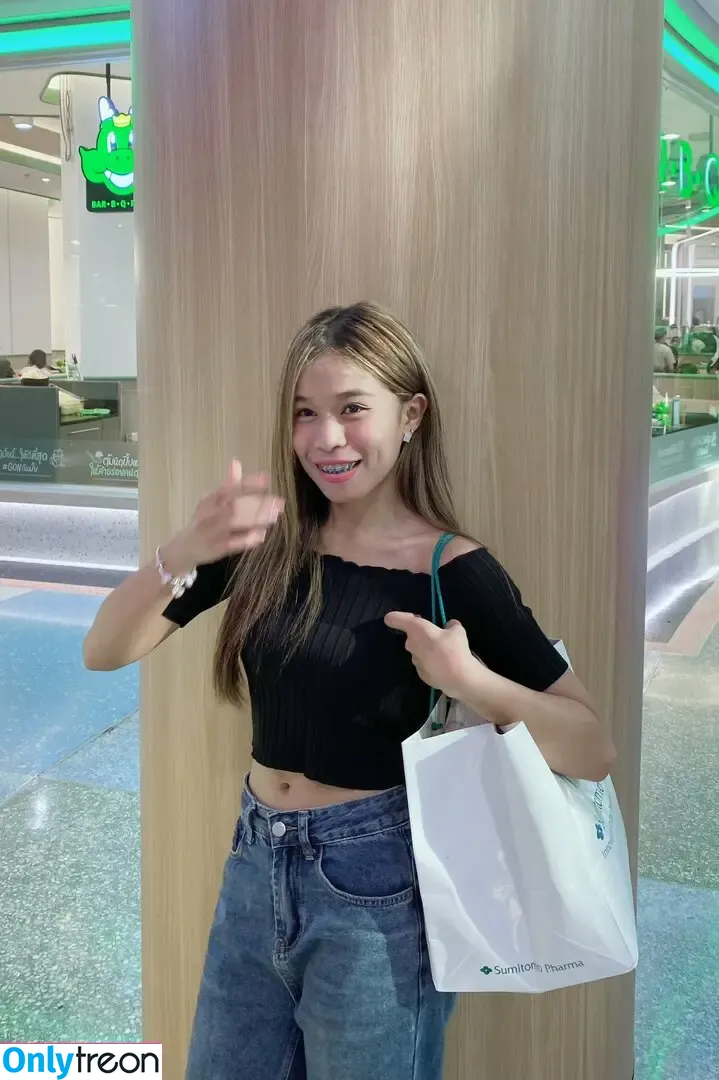 plowjan2 nude photo #0001 (Thanisaya2 / thanisaya_)