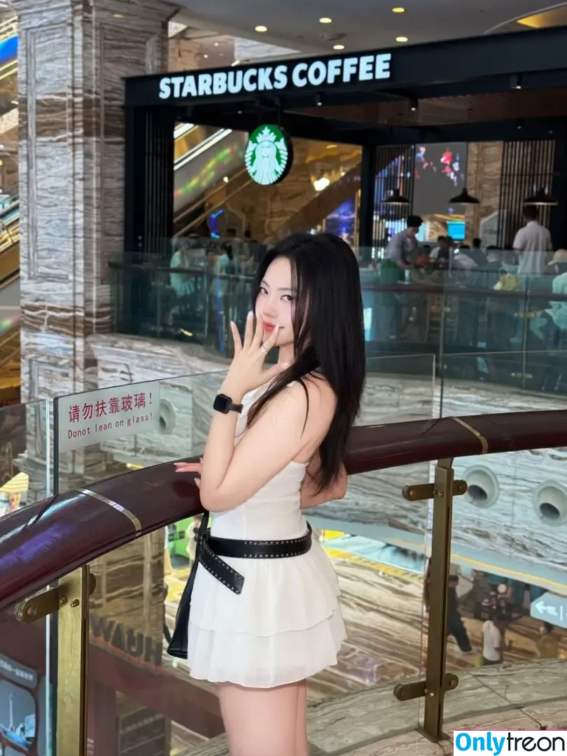 Plumy_ nude photo #0218 (plumy_s2)