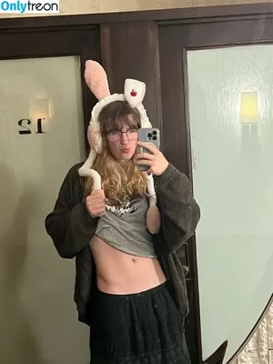 plushieguts / plushiegutss nude photo #0010