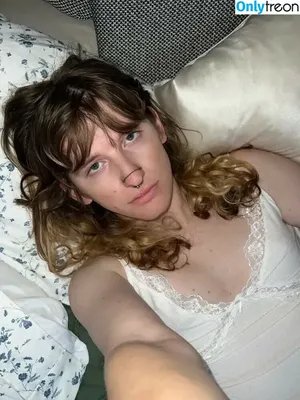 plushieguts / plushiegutss nude photo #0023