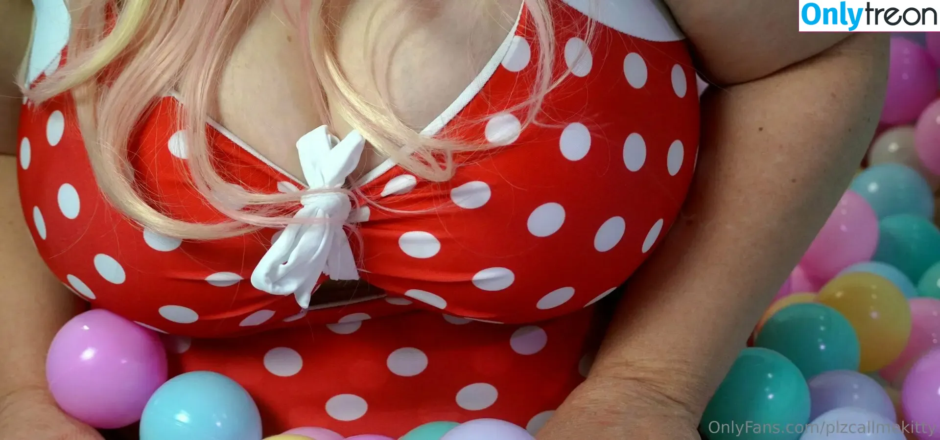 plzcallmekitty nude photo #0015 (pleasecallmety)