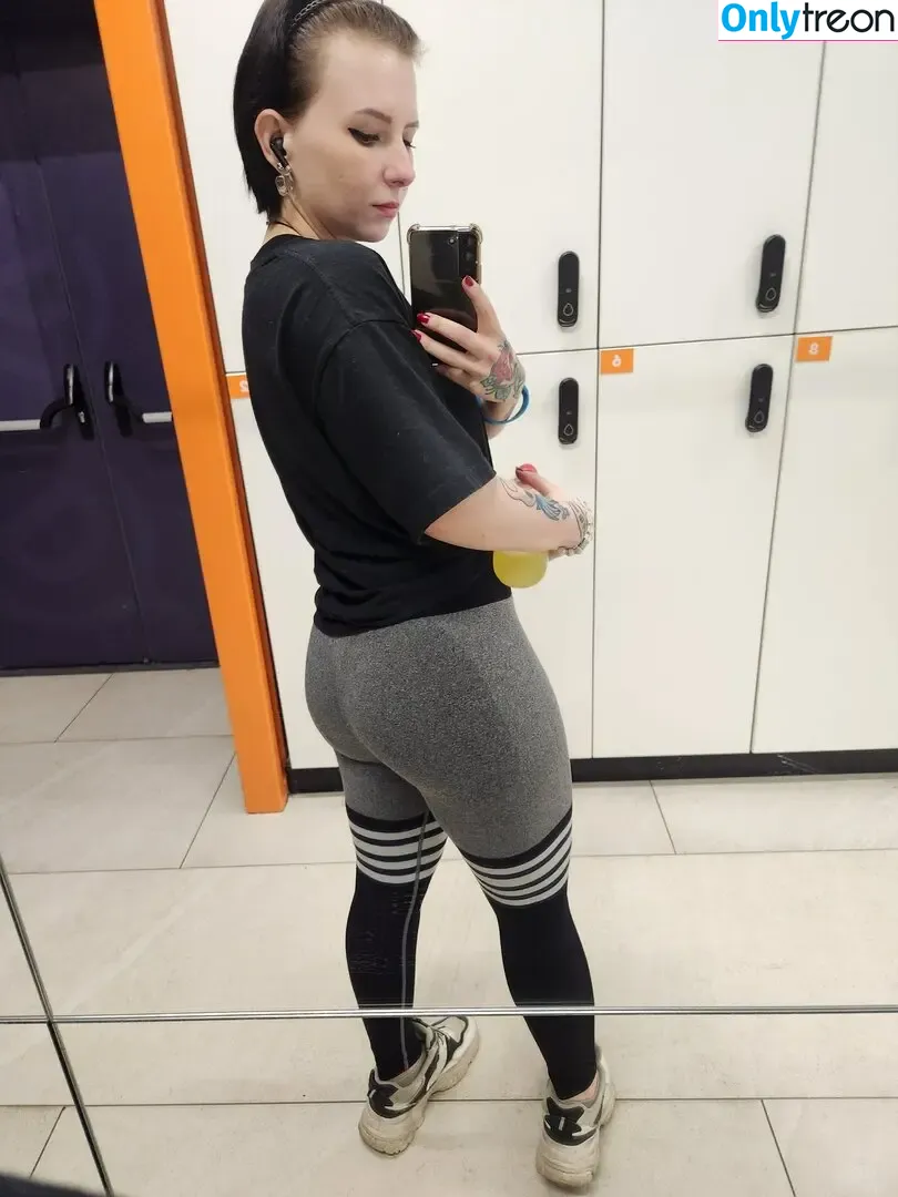 Pokedex nude photo #0158 (Tiny Milf / pokedex_fillers)