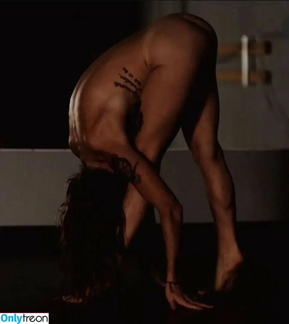 Pole.yogi nude photo #0005 (Pole.yogi)