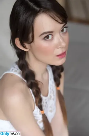 Polina Knyazeva / polushatolstusha nude photo #0497