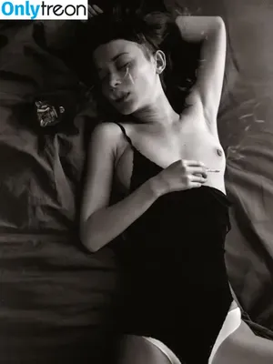 Polina Knyazeva / polushatolstusha nude photo #0618
