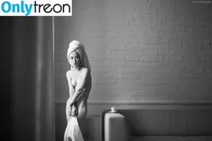 Polina Knyazeva / polushatolstusha nude photo #0832