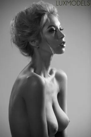 Polina Logunova / polinalogunova / Полина Логунова nude photo #0025