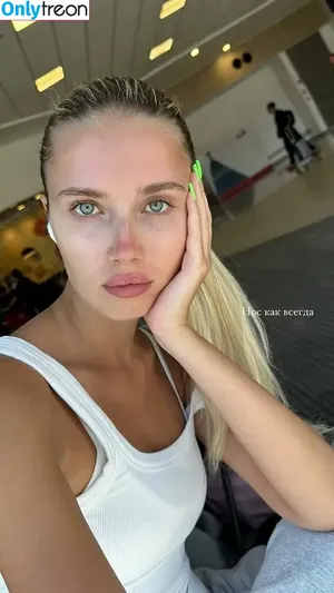 Polina Malinovskaya / polinamalinovskaya nude photo #0945