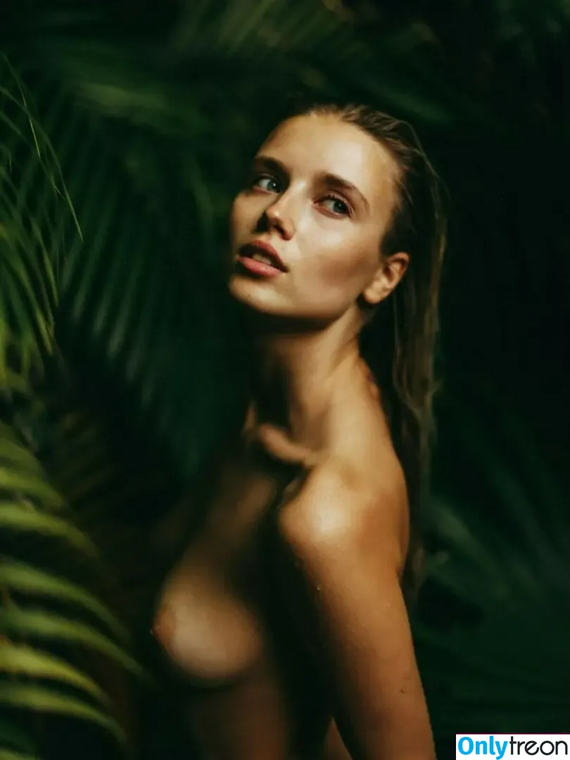 Polina Malinovskaya nude photo #0141 (polinamalinovskaya)