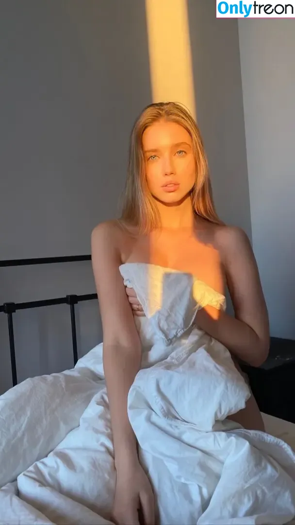 Polina Malinovskaya nude photo #0712 (polinamalinovskaya)