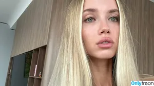 Polina Malinovskaya / polinamalinovskaya nude photo #1040