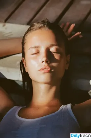 Polina Malinovskaya / polinamalinovskaya nude photo #1115