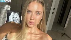Polina Malinovskaya / polinamalinovskaya nude photo #1171