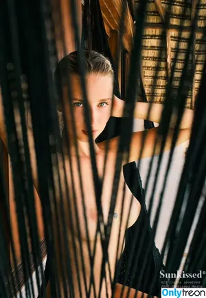 Polina Malinovskaya / polinamalinovskaya nude photo #1185