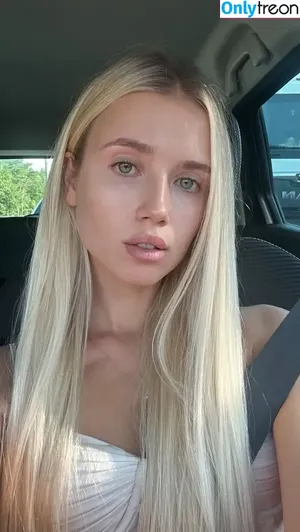 Polina Malinovskaya / polinamalinovskaya nude photo #1332