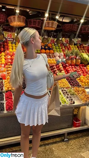 Polina Malinovskaya / polinamalinovskaya nude photo #1334