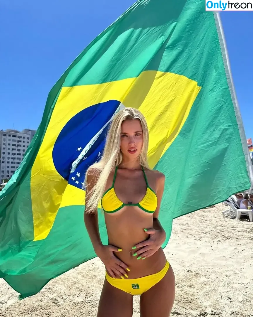 Polina Malinovskaya nude photo #1253 (polinamalinovskaya)