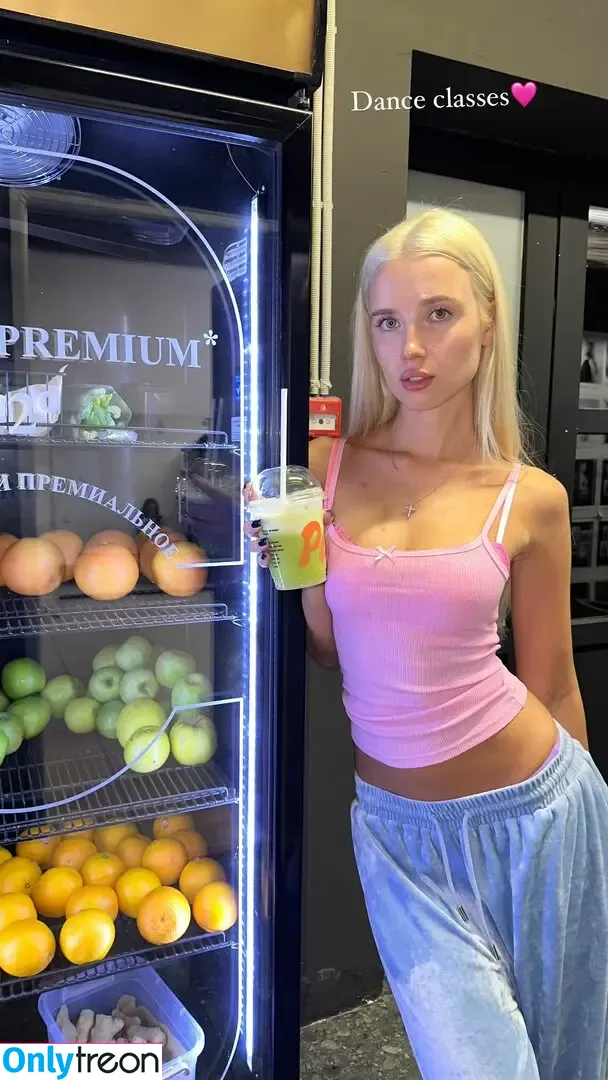 Polina Malinovskaya nude photo #1435 (polinamalinovskaya)