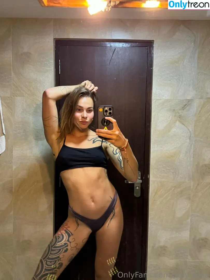 poly_luna nude photo #0078 (poly_luna)