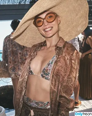 Pom Klementieff / Mantis from Guardiansthe Galaxy / pom.klementieff / pomklementieff nude photo #0398