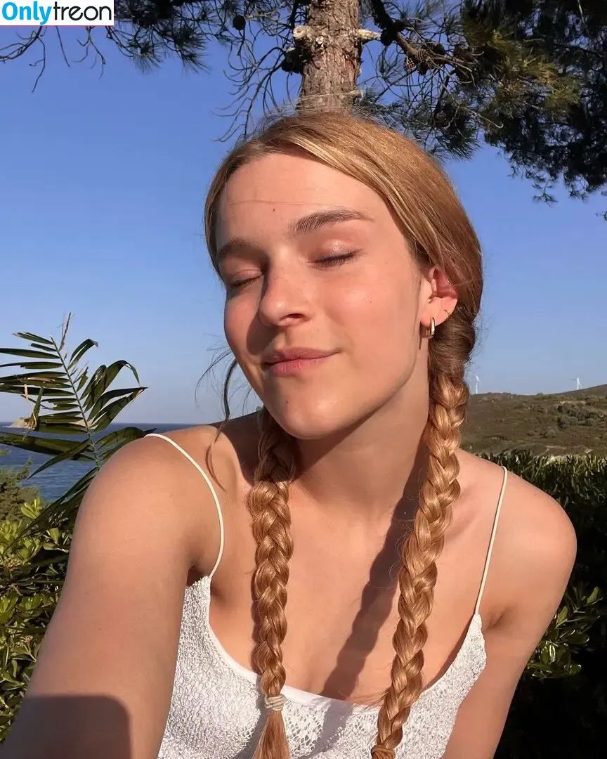 Pommelien Thijs nude photo #0193 (pommelienthijs / pommelinetilliere)
