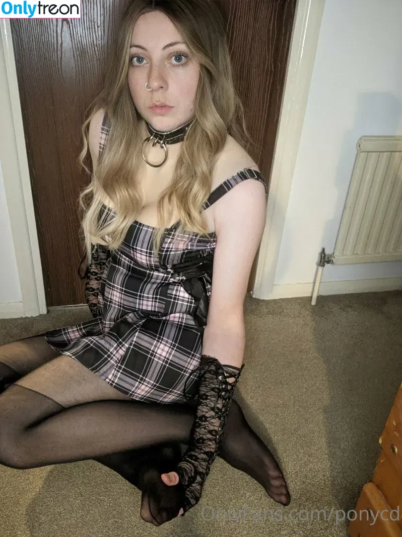 ponycd nude photo #0033 (BDSMpony / cd_pony)