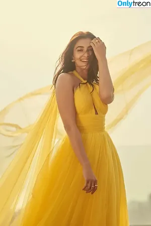 Pooja Hegde / hegdepooja nude photo #0083