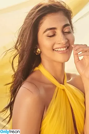 Pooja Hegde / hegdepooja nude photo #0090