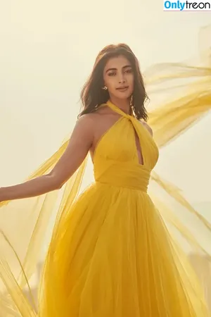 Pooja Hegde / hegdepooja nude photo #0093