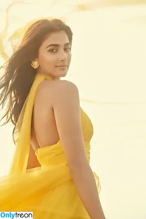Pooja Hegde / hegdepooja nude photo #0094