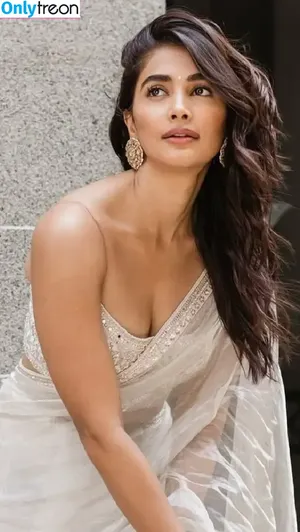 Pooja Hegde / hegdepooja nude photo #0111