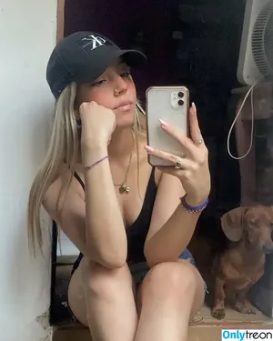 Poppy22 / im.poppy22 / poppyy22 nude photo #0013