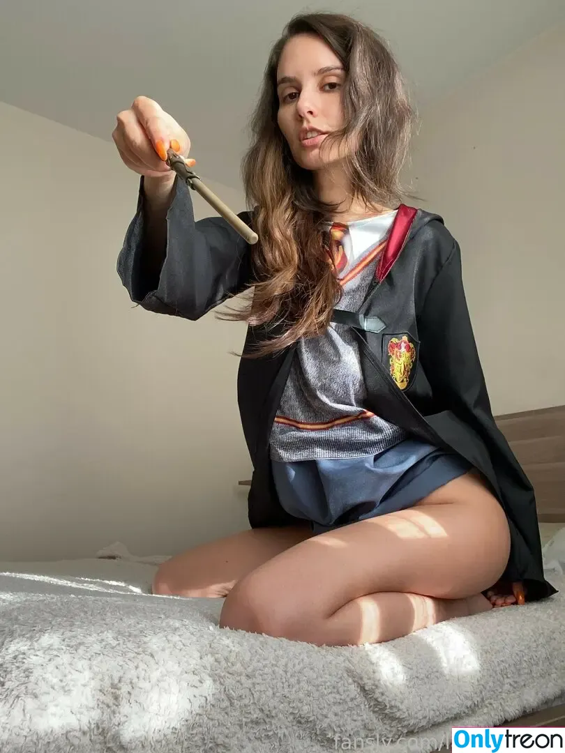 Porn Witches From Harry Potter nude photo #0126 (Porn Witches From Harry Potter)