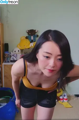 PotasticPanda / mxrlovesfans nude photo #0003