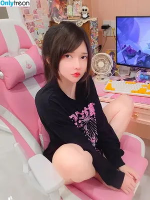 potatogodzilladaily / potato_godzilla nude photo #0066