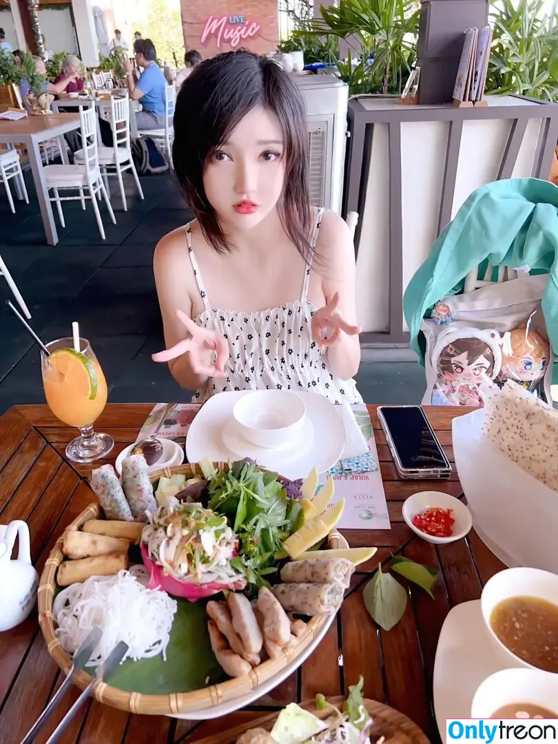 potatogodzilladaily nude photo #0080 (potato_godzilla)