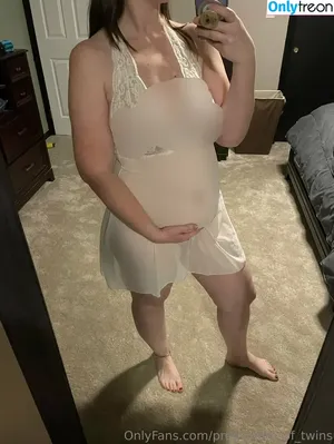 preg_mom_of_twins / conz nude photo #0020