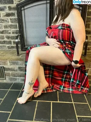 preg_mom_of_twins / conz nude photo #0036