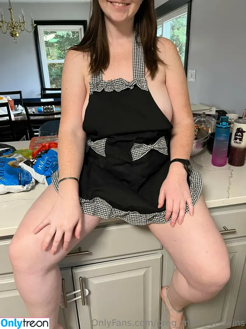 preg_mom_of_twins nude photo #0016 (conz)