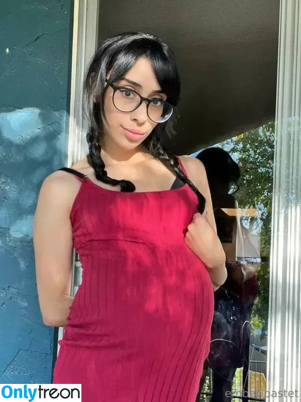 Pregnant Ember nude photo #0043 (emberbastet)