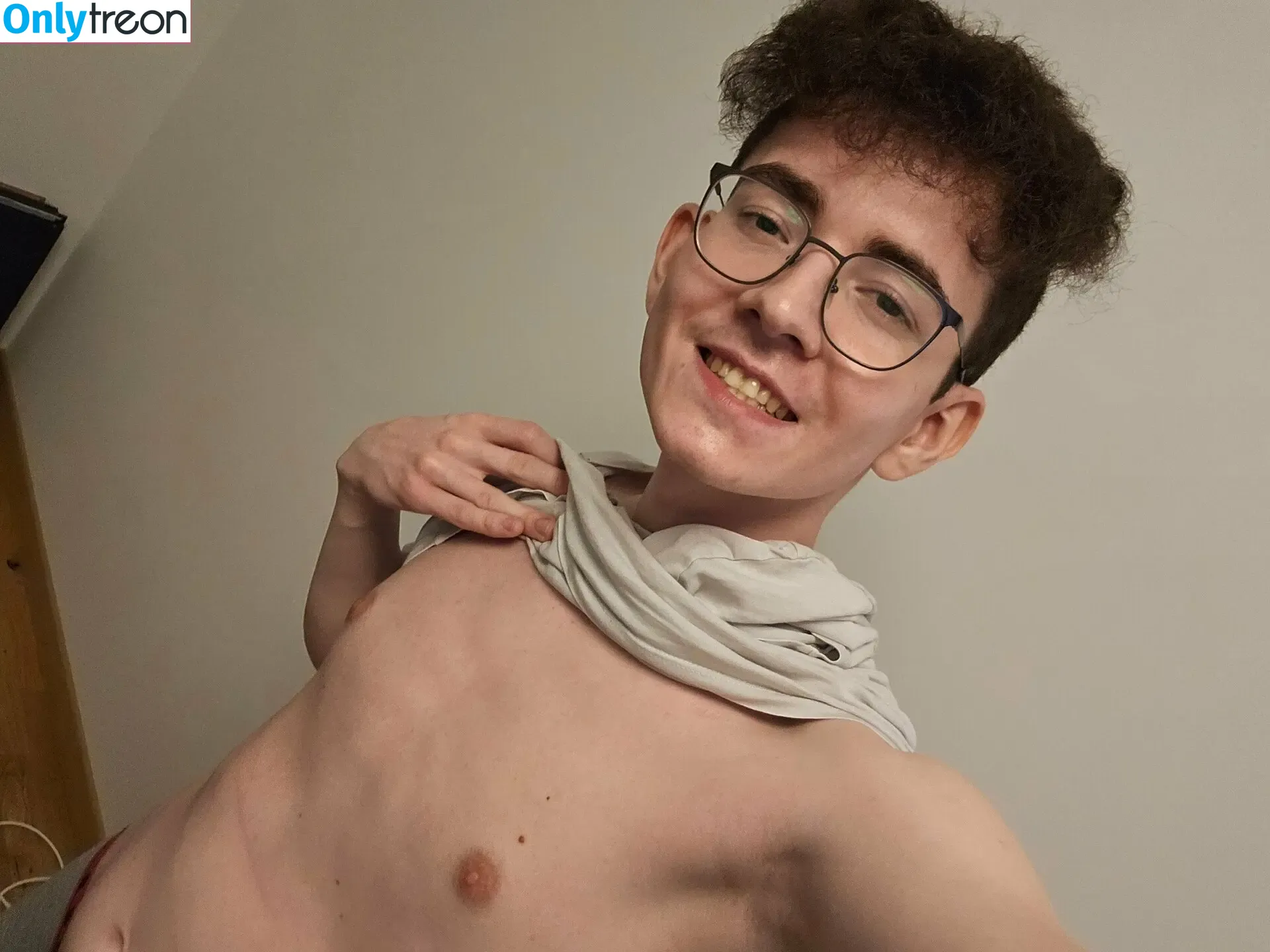 Prettyboi2000x nude photo #0005 (prettyboiko)