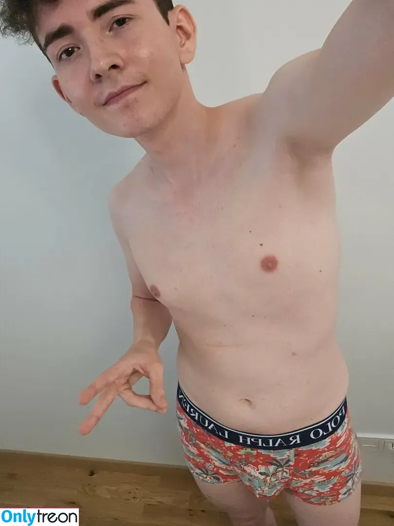Prettyboi2000x nude photo #0033 (prettyboiko)