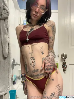 prettylittlefreak13 / pre.ttylil13 nude photo #0345