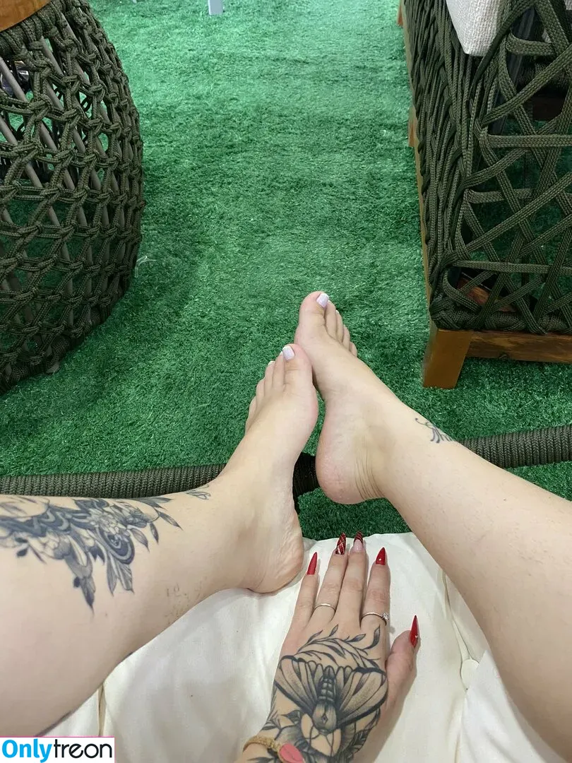 Prii_feet nude photo #0218 (amorafeet / jenniferfeet)