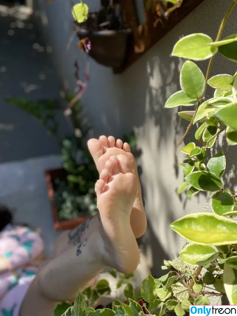 Prii_feet nude photo #0220 (amorafeet / jenniferfeet)