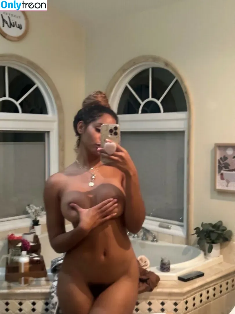 Princess Helayna nude photo #0123 (Helayna Marie / OmgHelayna / princesshelayna)