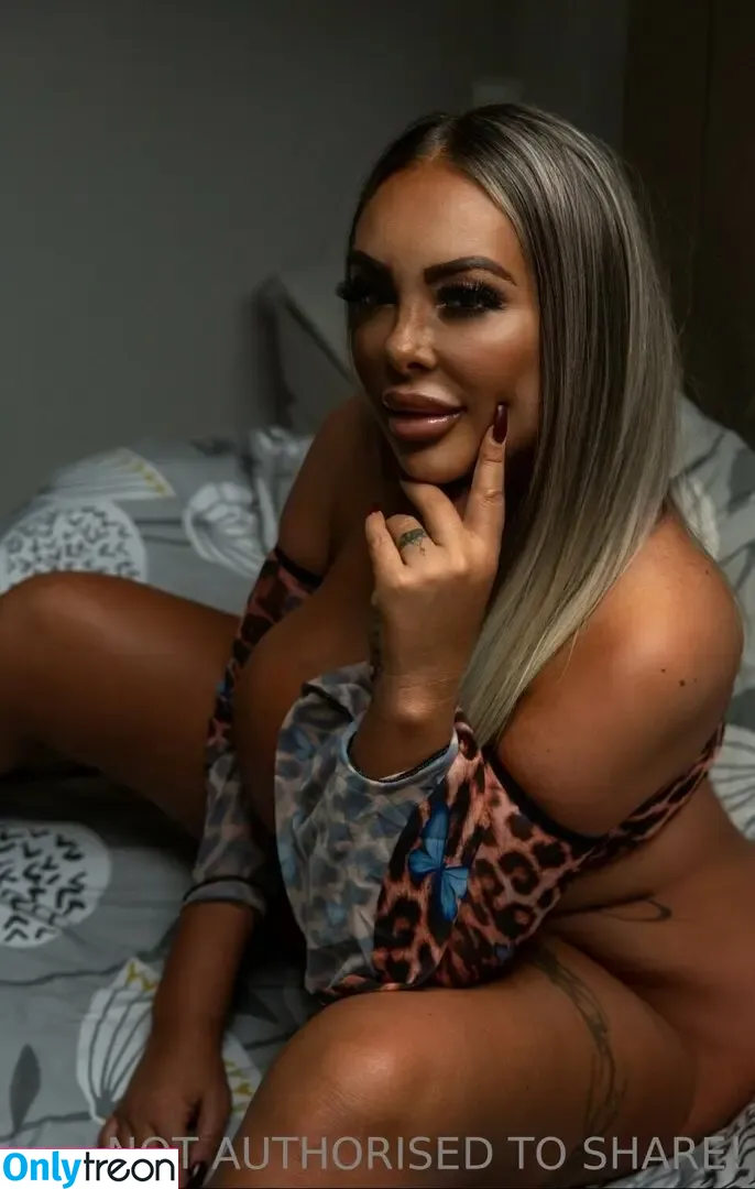 Princess Levi nude photo #0213 (Jema Gilsenan / levibabestation)
