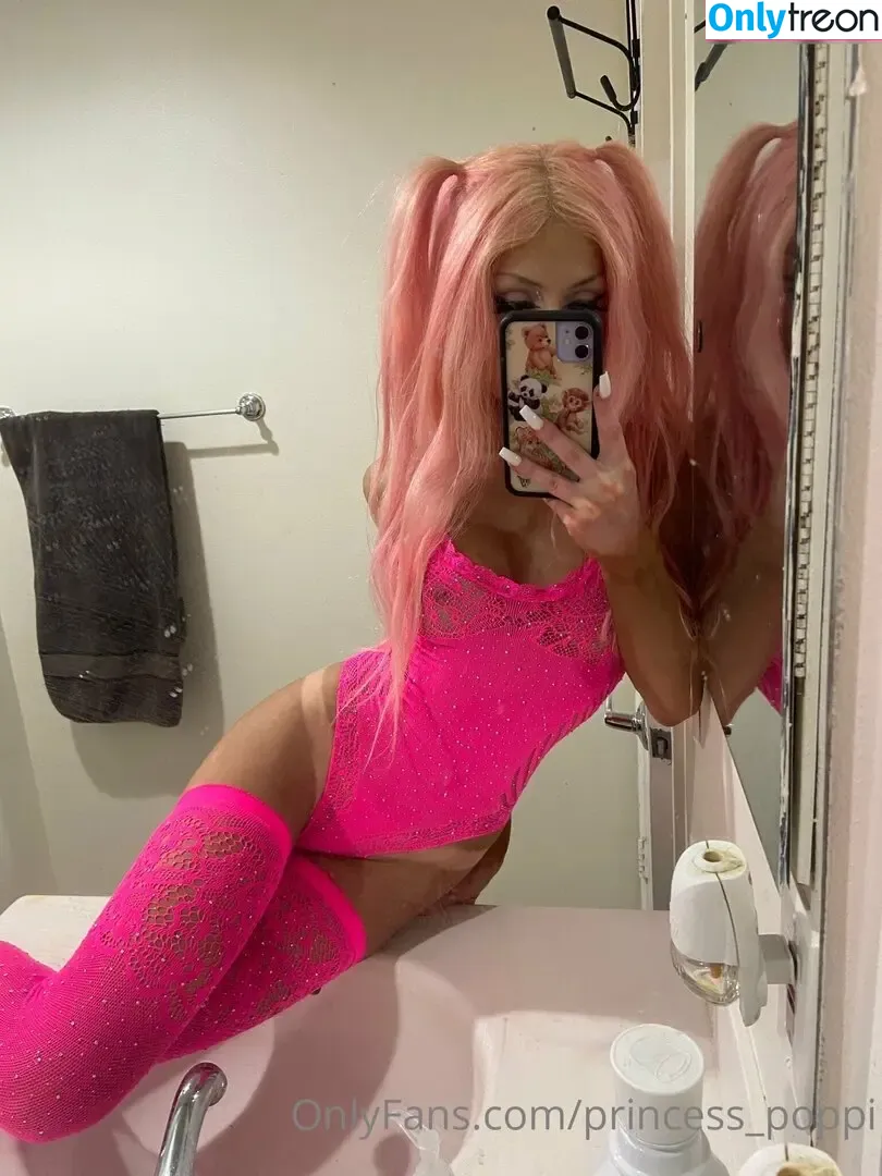 Princess_Poppi nude photo #0098 (Poppidoux / daisywaifufree / princess_poppy_vt)