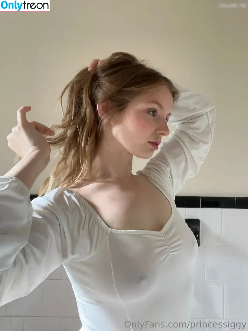 princessiggy nude photo #0023 (princessiggy)