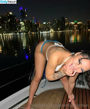 princesskiaxo / kiann.y nude photo #0042